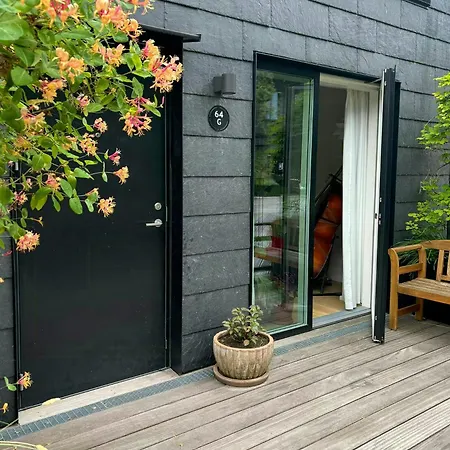 Townhouse With Traffic-free Area In Carlsberg Byen